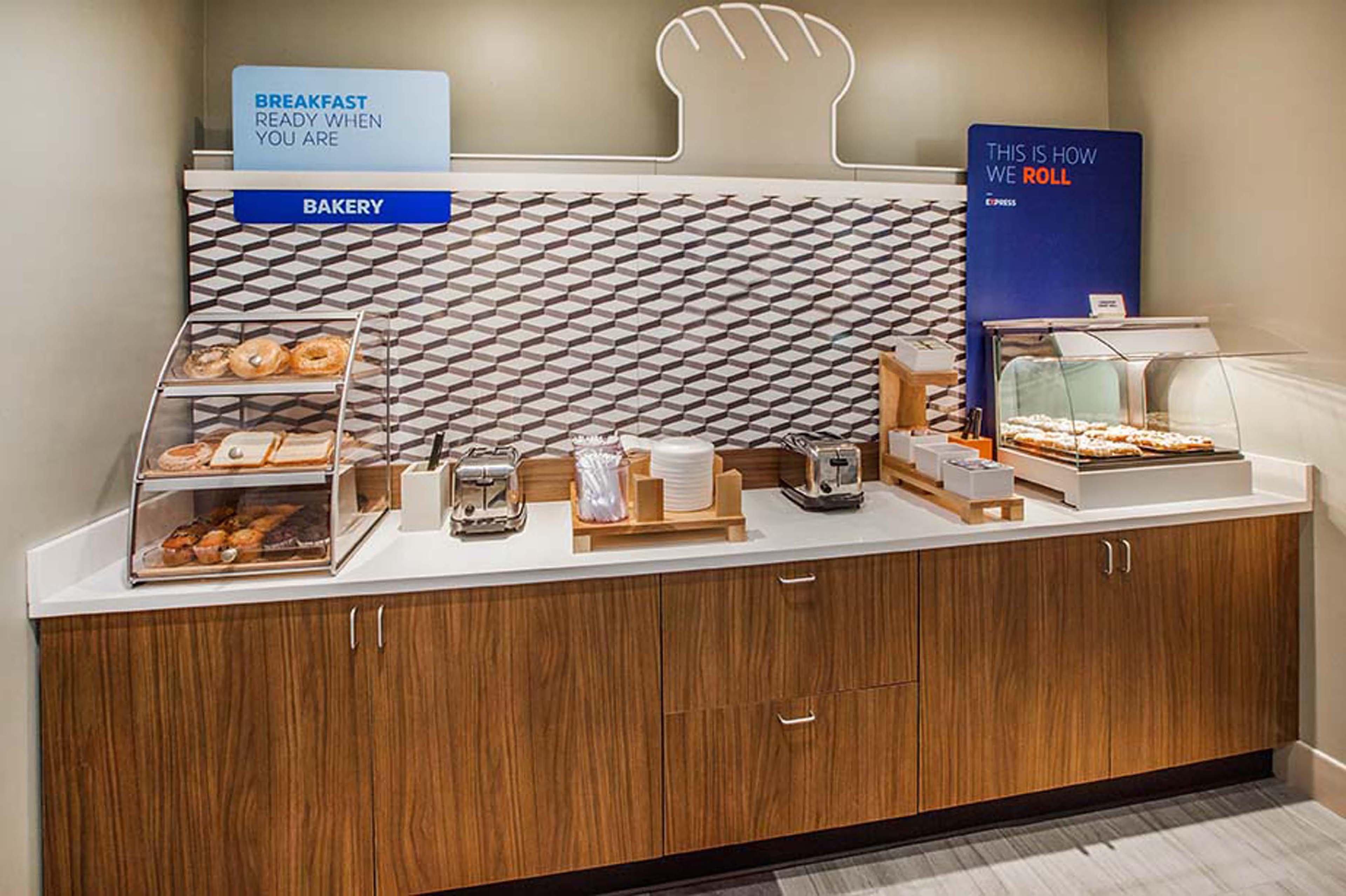 Holiday Inn Express & Suites Oceanfront Daytona Beach Shores By Ihg Exteriér fotografie