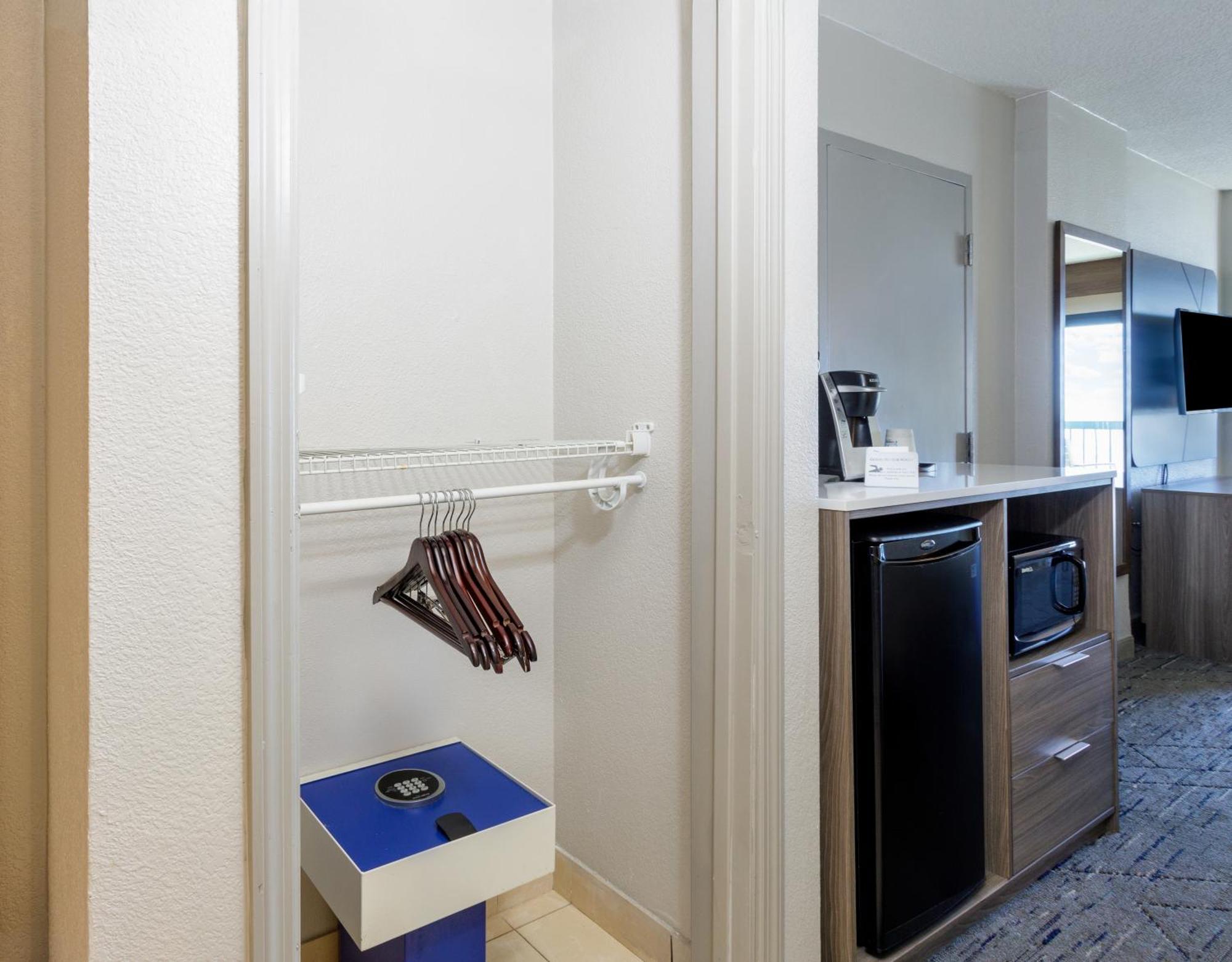 Holiday Inn Express & Suites Oceanfront Daytona Beach Shores By Ihg Exteriér fotografie